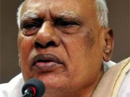 ఓదార్పు యాత్ర వైయస్ జగన్ ఇష్టం: సిఎం రోశయ్య