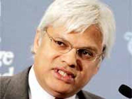 ఐఐటి - హైదరాబాద్ నుంచి గే కార్యకర్తకు ఉద్వాసన