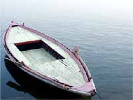 గంగానదిలో పడవ మునిగి 50 మంది మృతి?