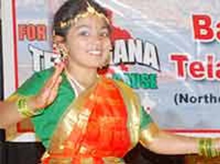 అమెరికాలో తెలంగాణ పాట జోష్