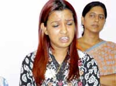 రియల్ సీరియల్: టివీ ఆర్టిస్టు డింపుల్ పై కొరడా