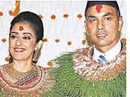 సమ్రాట్ దహాల్ ను పెళ్లాడిన మనీషా కొయిరాల