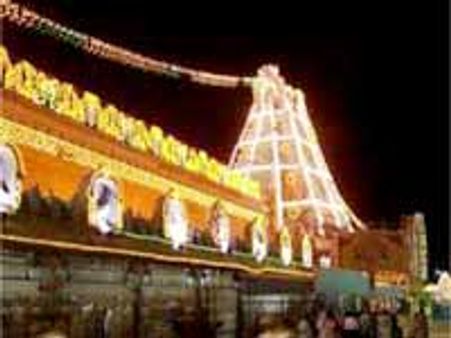 భక్తులతో కిటకిటలాడుతున్న తిరుమల, కాణిపాకం