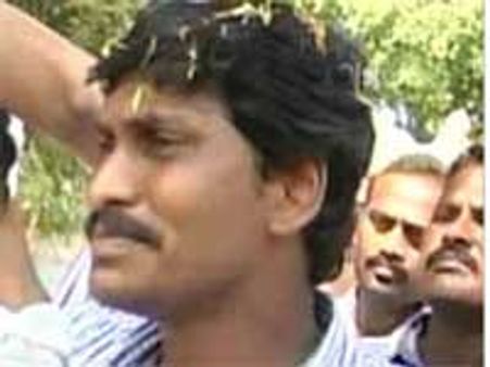 ధిక్కారానికి రెడీ: దేనికైనా వైయస్ జగన్ సిద్ధం