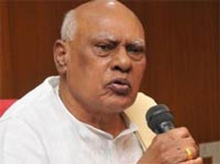 జగన్ నా శత్రువు కాదు, అతనికి మంచి భవిష్యత్తు ఉంది: రోశయ్య