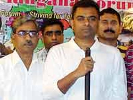 డిఎస్ పై ఎన్నారైల గరం