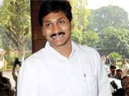 వారితో జగన్ కు పోలికా?