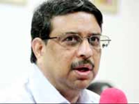 కలెక్టర్, ఆర్డీవోలకు ప్రసారాలు నిలిపేసే అధికారం ఉంది: ఐవి