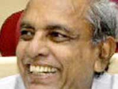 ఆత్మరక్షణలో సీమాంధ్ర మంత్రులు: మాట మార్చిన గాదె