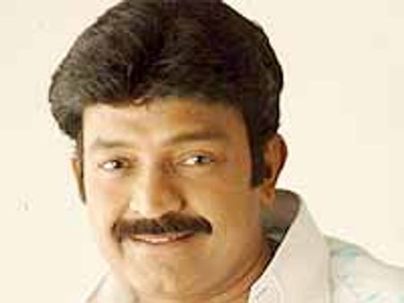 చిరుపై విమర్శలకు జీవిత రాజశేఖర్ లకు కాపునాడు హెచ్చరిక