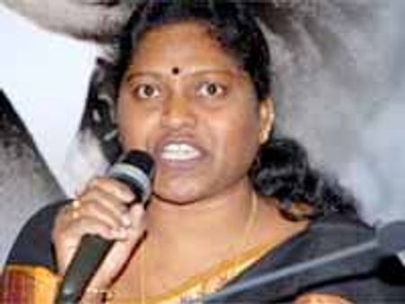 శోభారాణి వర్సెస్ వాసిరెడ్డి పద్మ?