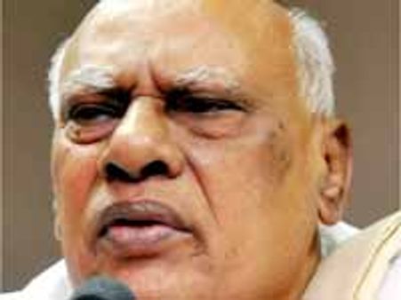 మన్నవరం ప్రాజెక్టు తరలిపోదు, పిఎం వస్తారు: సిఎం రోశయ్య