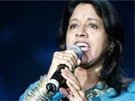 పని మనిషిని కవితా కృష్ణమూర్తి భర్త లైంగికంగా వేధించారా?