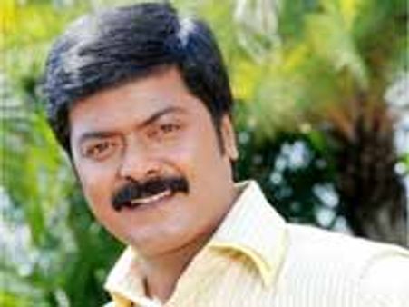 నవ వసంతం హీరో మురళీ గుండెపోటుతో కన్నుమూత