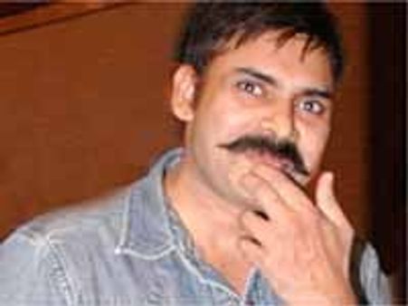 పవన్ కళ్యాణ్ కొమరం పులిని అడ్డుకుంటాం: ఒయు జెఎసి