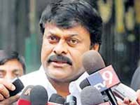 హెచ్చరికలపై చిరంజీవి ఆరోపణలు: ఒయు జెఎసి ఫైర్