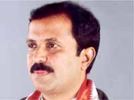 చిరంజీవే డబ్బుల మనిషి...ఓయూ జెఎసి కాదు