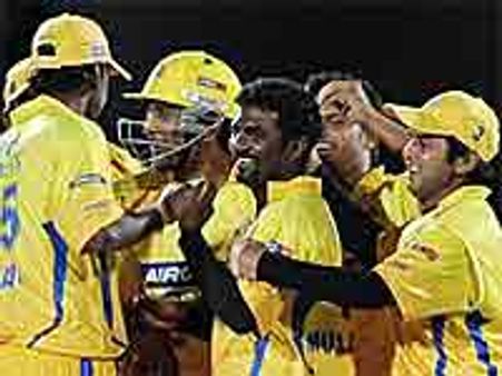 రాయల్ అనిల్ కుంబ్లేపై మహేంద్ర సింగ్ ధోనీ సూపర్ విజయం