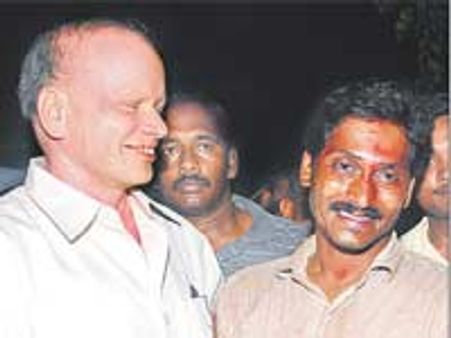 వైయస్ జగన్ మంత్రులకు మరింత వెసులుబాటు