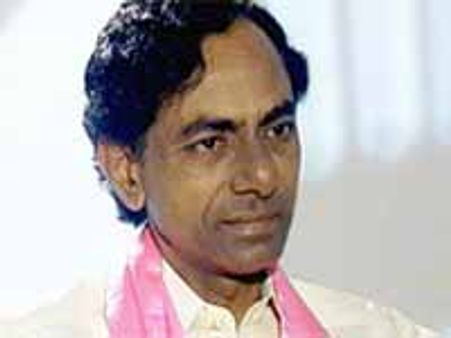 హైదరాబాద్ పేచీ: కెసిఆర్ వ్యూహం