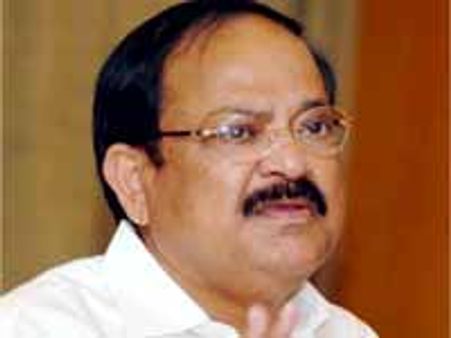 ఆలయాల నిర్మాణం రాజకీయ పార్టీల పని కాదు: వెంకయ్యనాయుడు