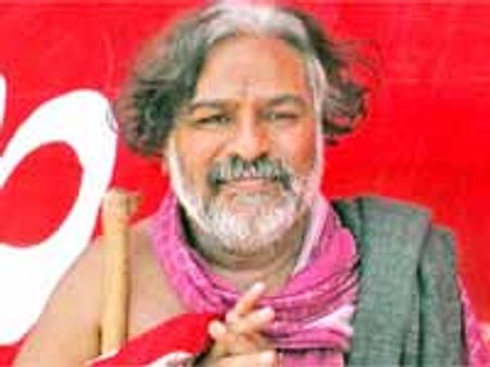 తెలంగాణ ఎన్నికల బరిలోకి గద్దర్: సీమాంధ్రుల మద్దతు?