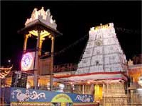తిరుమల వేంకటేశ్వరస్వామి భద్రత ప్రైవేటుపరం
