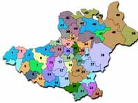 వరంగల్ జడ్పీలో శంకర్ దాదా గాంధీ: జాతిపితకు అవమానం