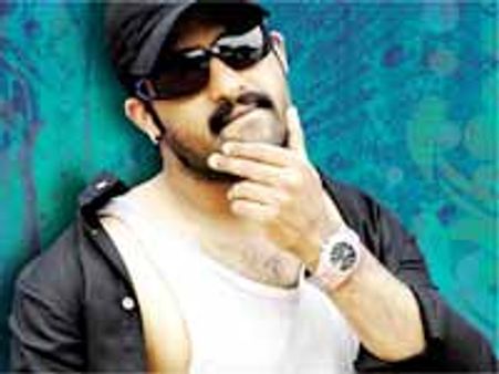 ఎన్టీఆర్ బృందావనం చిత్రాన్ని అడ్డుకుంటాం: హిందూ జన జాగృతి