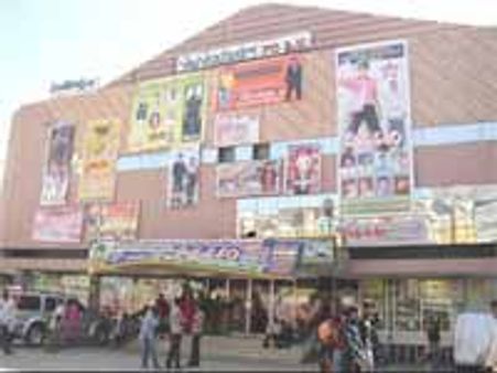 సినిమాల్లో అవకాశం పేరుతో టోపీ పెట్టిన స్టార్ లైన్