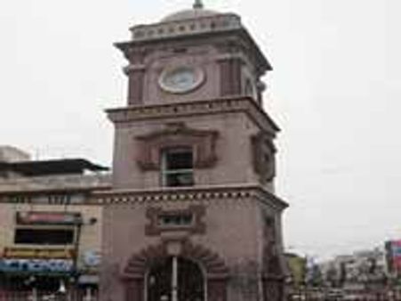 పేరుకు గవర్నమెంట్ టీచరే, ఆస్తులు మాత్రం 4 కోట్లపైనే