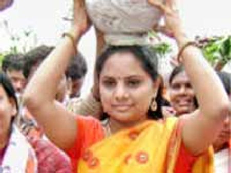 తెలంగాణ ఆడపడుచులను అవమానించారు: కల్వకుంట్ల కవిత