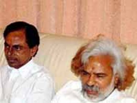 బాబుకు కెసిఆర్, కాంగ్రెసుకు గద్దర్