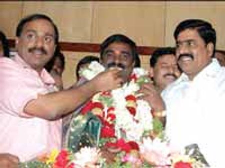 గాలి సోదరులకు ఊరట