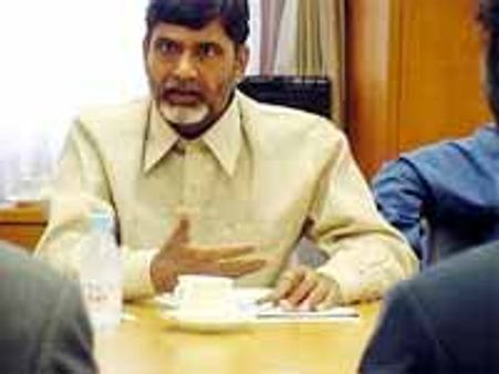 స్టూడియో ఎన్ ఉద్వాసనలపై చంద్రబాబు మీద సాక్షి రిపోర్టర్ల పోరు