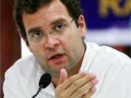 రాహుల్ తో ఆకుల విక్రం లింక్?