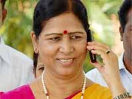 తిరుపతి కాంగ్రెసులో గల్లా అరుణ కుమారి వర్సెస్ చెవిరెడ్డి