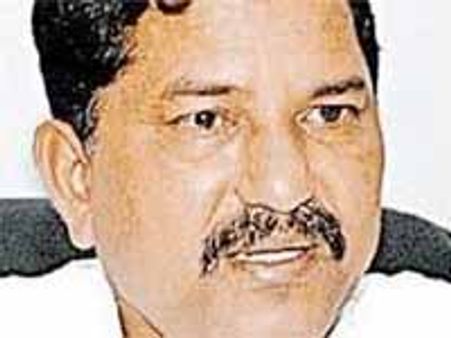 రక్త చరిత్ర లాభాలతో వర్మ రక్తం కూడు తింటున్నారు: మాజీ మంత్రి మారెప్ప