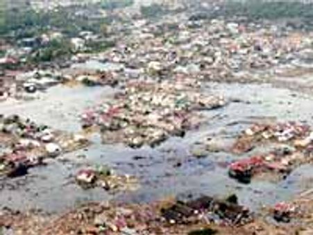 ఇండోనేషియా సునామీ, లావాలకు 137 మంది బలి