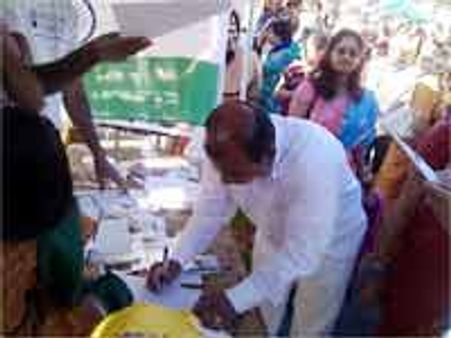 ఎన్నారై వోటింగ్ రైట్స్ బిల్లుపై చర్చ