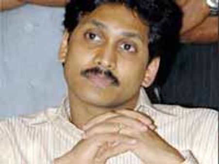 పిసిసి పదవిపై ఆశ పడుతున్న వైయస్ జగన్ కు మొండిచెయ్యే?