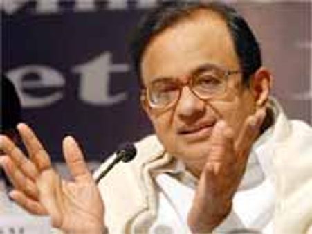 శ్రీకృష్ణ కమిటీ నివేదికను బట్టే తెలంగాణపై నిర్ణయం: చిదంబరం