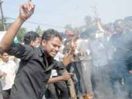 కోమటిరెడ్డి శవయాత్రకు నిరసనగా కెసిఆర్ దిష్టిబొమ్మ దగ్ధం