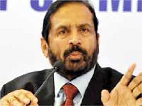 కాంగ్రెసు పార్లమెంటరీ పార్టీ కార్యదర్శిగా సురేష్ కల్మాడీపై వేటు