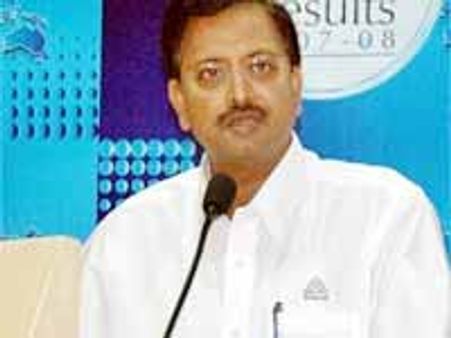 నాంపల్లి కోర్టులో లొంగిపోయిన సత్యం రామలింగరాజు