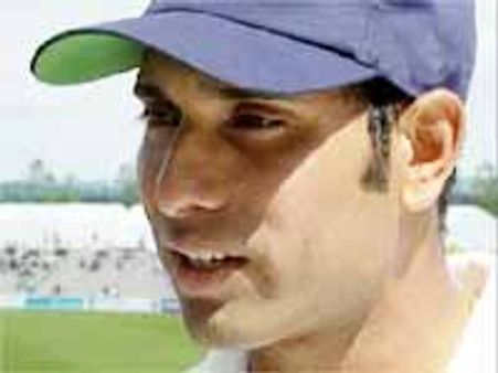 వైయస్ జగన్ ముందు వివియస్ లక్ష్మణ్ దిగదుడుపే