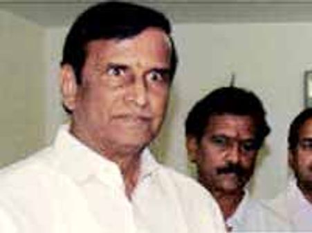 కాంగ్రెసు వాళ్లు పశువులకన్నా హీనంగా ప్రవర్తిస్తున్నారు: గాలి