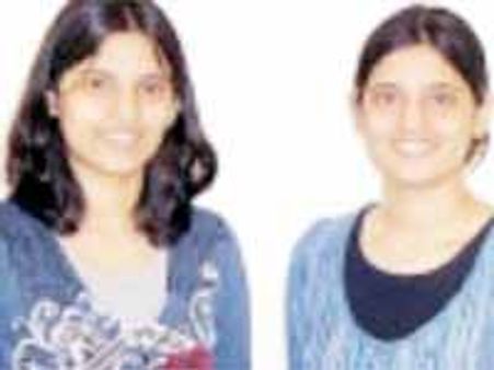 అమెరికా రోడ్డు ప్రమాదంలో హైదరాబాద్ యువతి మృతి