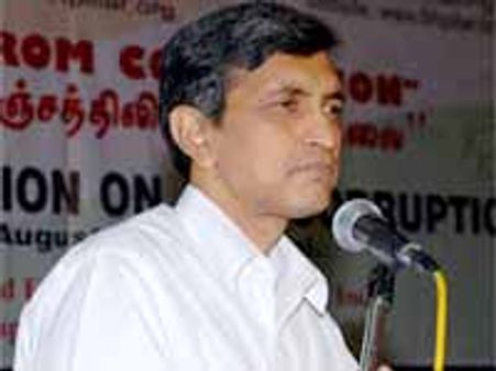 తెలంగాణ లాయర్ల ధర్నా ఇష్యూ: కెసిఆర్, విజయశాంతిలపై సుప్రీంలో పిల్