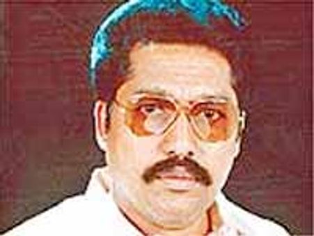 కాంగ్రెసు వైపు పోతుల సురేష్: పరిటాల సునీత కలవరం